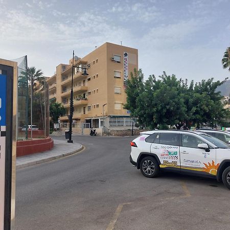 Estudio Con Piscina Y Parking, Playa A 4 Min A Pie, Tren A 2 Min Фуэнхирола Экстерьер фото