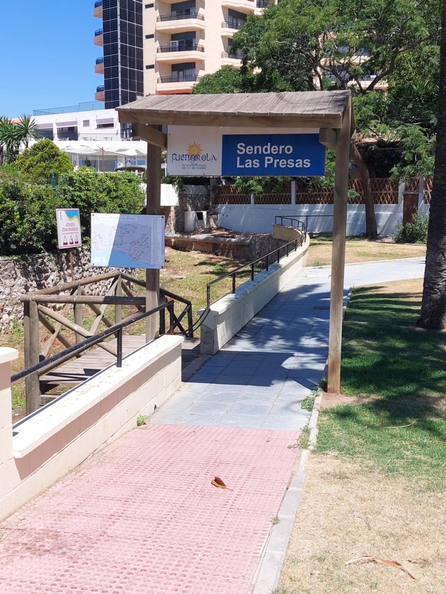 Estudio Con Piscina Y Parking, Playa A 4 Min A Pie, Tren A 2 Min Фуэнхирола Экстерьер фото