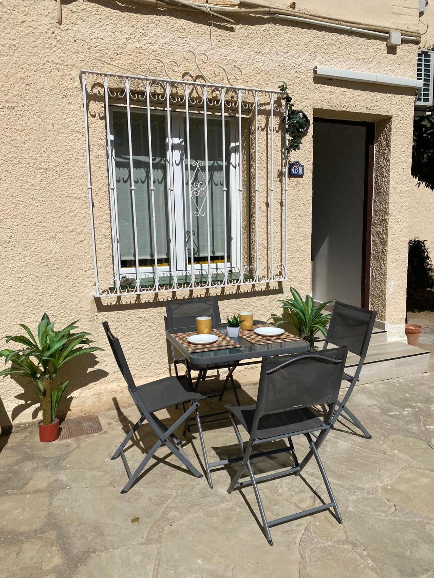 Estudio Con Piscina Y Parking, Playa A 4 Min A Pie, Tren A 2 Min Фуэнхирола Экстерьер фото